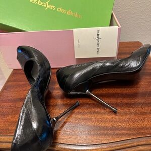 Elegant high hills stilettos 3 1/2 in, black, flawless. Les Baisers Des Etoiles